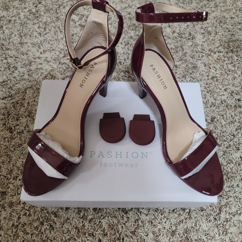Passions Women's Merlo Burgundy Heels New Sz 8